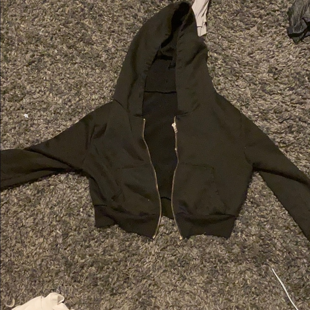 cropped zip up hoodie